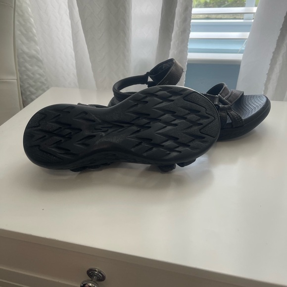 Skechers Goga Max Active Sandals size 5 Black. - Picture 5 of 5